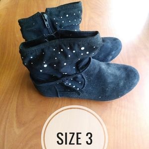 Girls shoes sizes 3 (three pairs included)